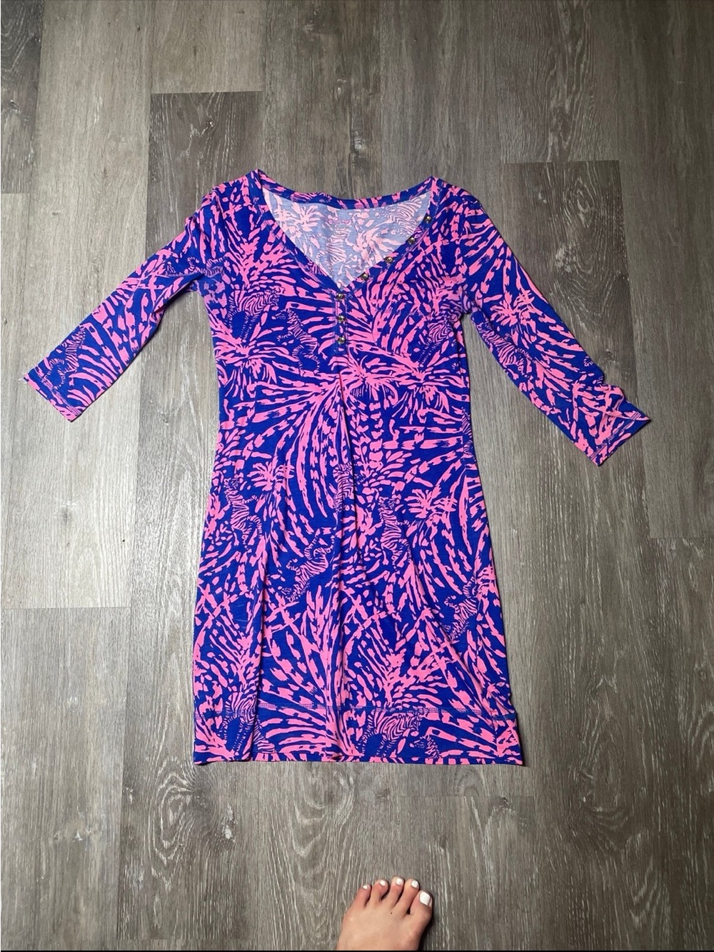 Lily Pulitzer XXS Vibrant Pink & Blue Patterned V-Neck Sheath Dress